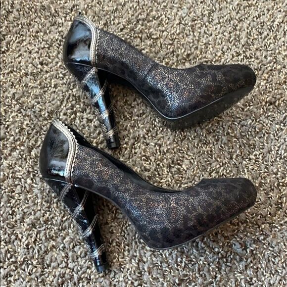 Not Rated Leopard Print Platform Heels Sz 8 - Picture 2 of 7